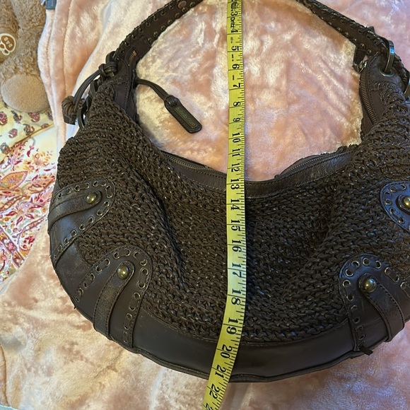 Isabella Fiori Hand Woven Shoulder bag - Picture 9 of 11